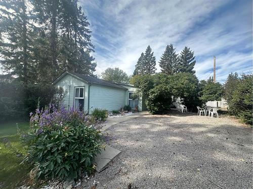 1206 20 Street, Didsbury, AB - Outdoor