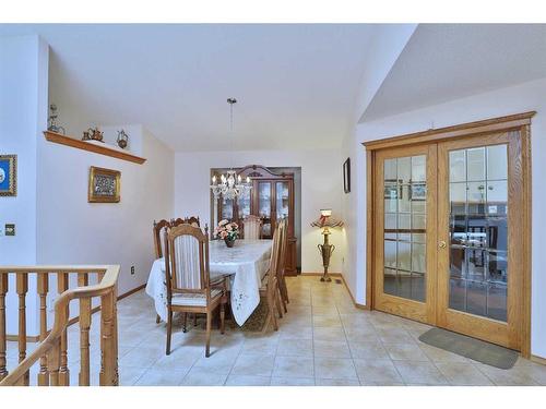 8 Hamptons Rise Nw, Calgary, AB - Indoor Photo Showing Dining Room