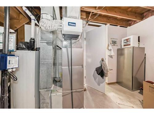 23 Sanderling Rise Nw, Calgary, AB - Indoor Photo Showing Basement