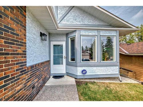 23 Sanderling Rise Nw, Calgary, AB - Outdoor With Exterior