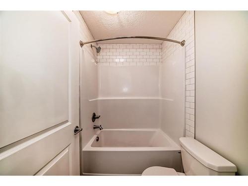 230 Aquila Drive Nw, Calgary, AB - Indoor Photo Showing Bathroom