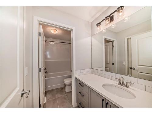 230 Aquila Drive Nw, Calgary, AB - Indoor Photo Showing Bathroom