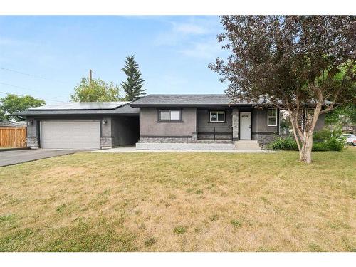 2531 Southwood Drive Se, Calgary, AB - Outdoor