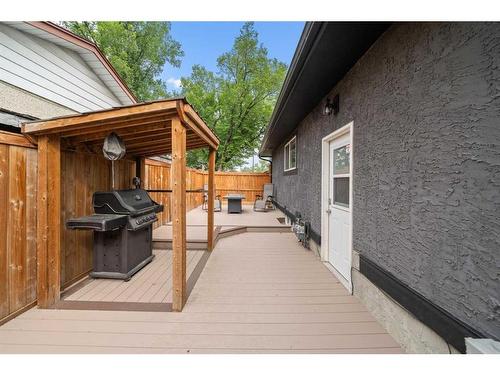 2531 Southwood Drive Se, Calgary, AB - Outdoor With Exterior