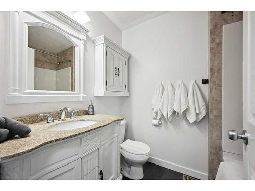 16112 Patricia Drive Nw, Edmonton, AB - Indoor Photo Showing Bathroom