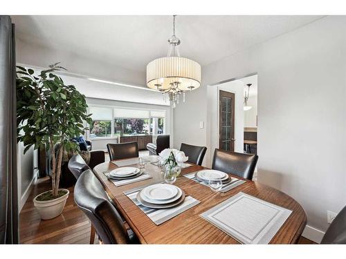 16112 Patricia Drive Nw, Edmonton, AB - Indoor Photo Showing Dining Room