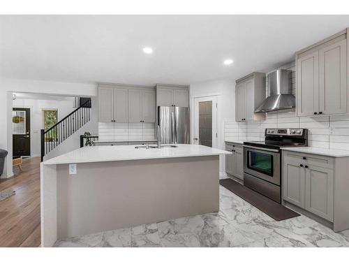 49 Morningside Bay Sw, Airdrie, AB - Indoor Photo Showing Kitchen With Stainless Steel Kitchen