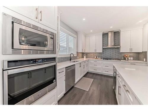 311 South Harmony Drive, Rural Rocky View County, AB - Indoor Photo Showing Kitchen With Upgraded Kitchen