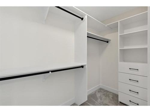 1423 Child Avenue Ne, Calgary, AB - Indoor With Storage