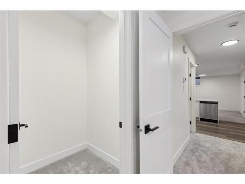 1423 Child Avenue Ne, Calgary, AB - Indoor Photo Showing Other Room