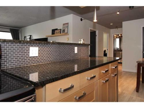 607-718 12 Avenue Sw, Calgary, AB - Indoor Photo Showing Kitchen