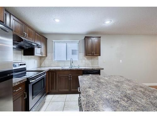 442 27 Avenue Nw, Calgary, AB - Indoor Photo Showing Kitchen With Stainless Steel Kitchen