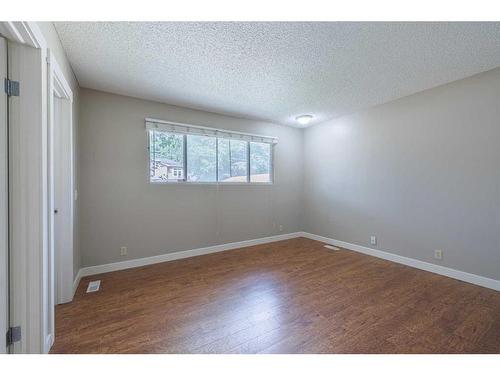 442 27 Avenue Nw, Calgary, AB - Indoor Photo Showing Other Room