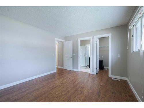 442 27 Avenue Nw, Calgary, AB - Indoor Photo Showing Other Room