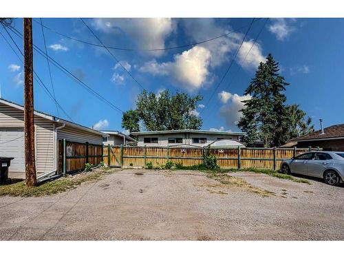 7325-7327 37 Avenue Nw, Calgary, AB - Outdoor