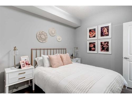 4313-550 Belmont Street Sw, Calgary, AB - Indoor Photo Showing Bedroom