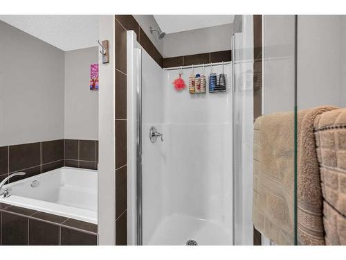 31 Nolanfield Terrace Nw, Calgary, AB - Indoor Photo Showing Bathroom