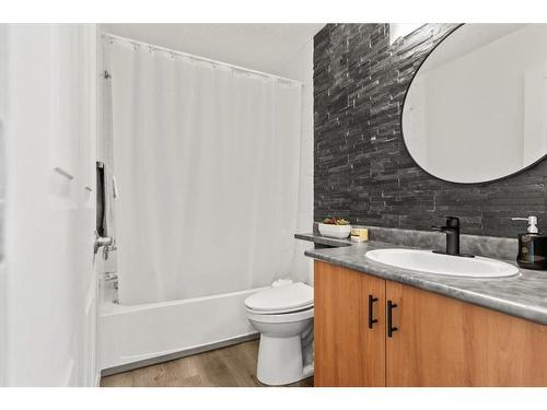 1415-1140 Taradale Drive Ne, Calgary, AB - Indoor Photo Showing Bathroom