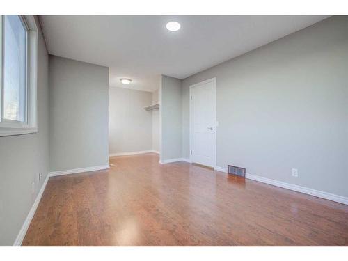 171 Erin Woods Drive Se, Calgary, AB - Indoor Photo Showing Other Room