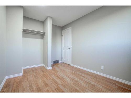 171 Erin Woods Drive Se, Calgary, AB - Indoor Photo Showing Other Room