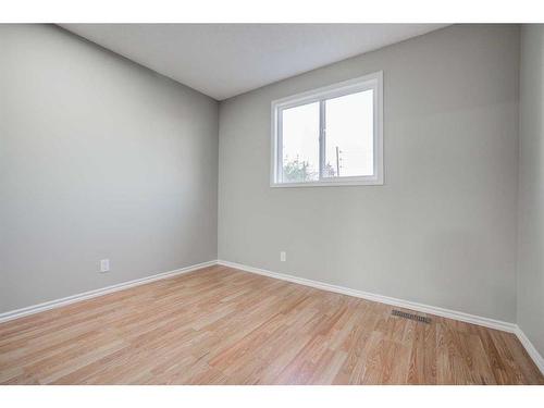 171 Erin Woods Drive Se, Calgary, AB - Indoor Photo Showing Other Room