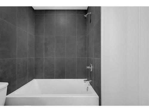 605-33 Merganser Drive West, Chestermere, AB - Indoor Photo Showing Bathroom