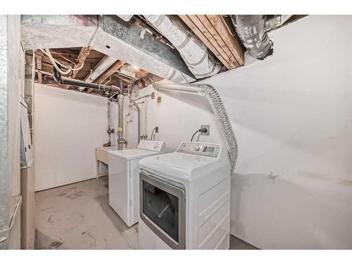 4602 Passchendaele Road Sw, Calgary, AB - Indoor Photo Showing Laundry Room