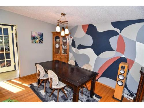 4519 Viscount Drive Nw, Calgary, AB - Indoor Photo Showing Dining Room