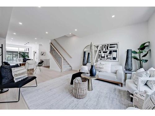 10-3404 8 Avenue Sw, Calgary, AB - Indoor Photo Showing Living Room