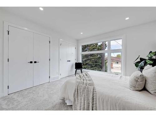 10-3404 8 Avenue Sw, Calgary, AB - Indoor Photo Showing Bedroom