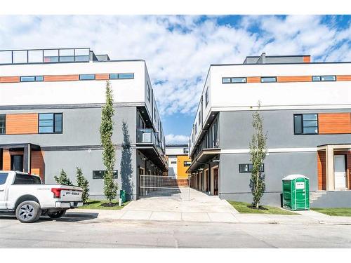 10-3404 8 Avenue Sw, Calgary, AB - Outdoor With Facade