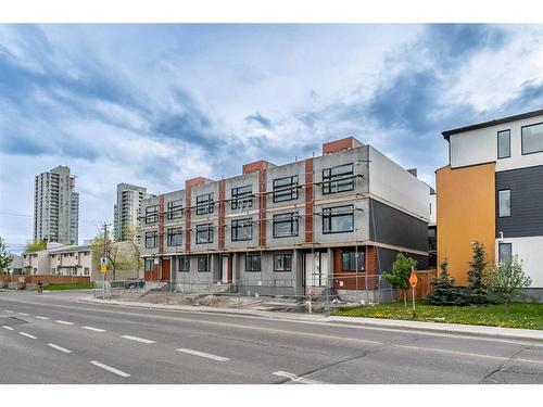 3-3404 8 Avenue Sw, Calgary, AB - Outdoor With Facade