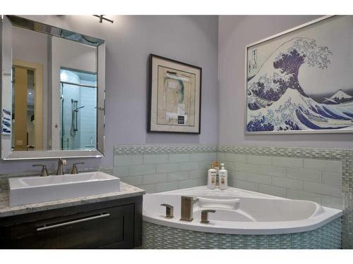 31 Elmont Drive Sw, Calgary, AB - Indoor Photo Showing Bathroom