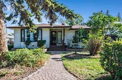 64 Ferncliff Crescent SE Calgary, AB T2H 0V4