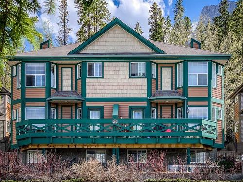 1-823 Wilson Way, Canmore, AB - Outdoor With Facade