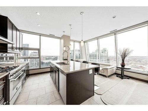 3205-211 13 Avenue Se, Calgary, AB - Indoor Photo Showing Kitchen With Double Sink With Upgraded Kitchen