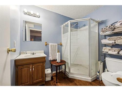 122 Taravista Court Ne, Calgary, AB - Indoor Photo Showing Bathroom