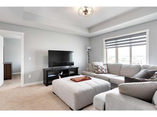 1604 Montrose Terrace East, High River, AB - Indoor Photo Showing Living Room