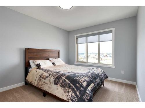 1604 Montrose Terrace East, High River, AB - Indoor Photo Showing Bedroom