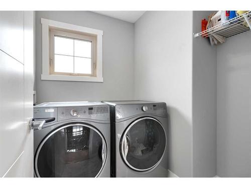 1604 Montrose Terrace East, High River, AB - Indoor Photo Showing Laundry Room