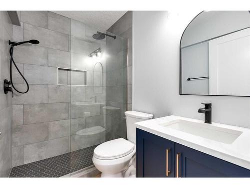 1604 Montrose Terrace East, High River, AB - Indoor Photo Showing Bathroom