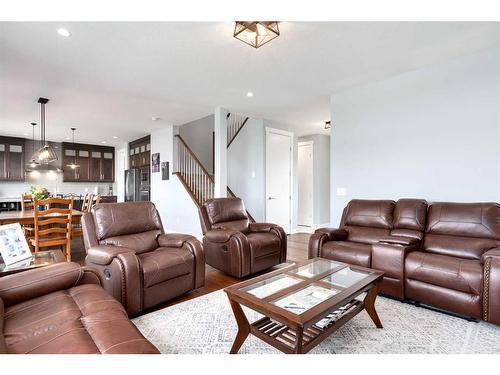 1604 Montrose Terrace East, High River, AB - Indoor Photo Showing Living Room