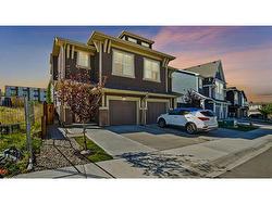 263 Sage Bluff Rise NW Calgary, AB T3R 1W2