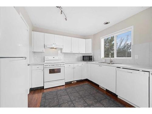 233 Arbour Grove Close Nw, Calgary, AB - Indoor Photo Showing Kitchen