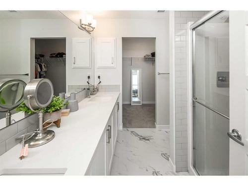 2205-42 Cranbrook Gardens Se, Calgary, AB - Indoor Photo Showing Bathroom