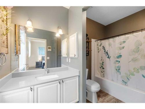 13 Prestwick Estate Gate Se, Calgary, AB - Indoor Photo Showing Bathroom