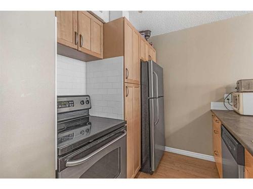 912-738 3 Avenue Sw, Calgary, AB - Indoor Photo Showing Kitchen