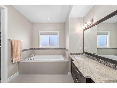 2819 23A Street Nw, Calgary, AB - Indoor Photo Showing Bathroom