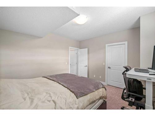 2819 23A Street Nw, Calgary, AB - Indoor Photo Showing Bedroom