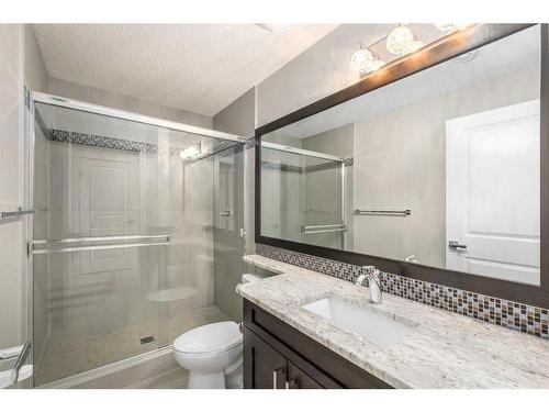 2819 23A Street Nw, Calgary, AB - Indoor Photo Showing Bathroom